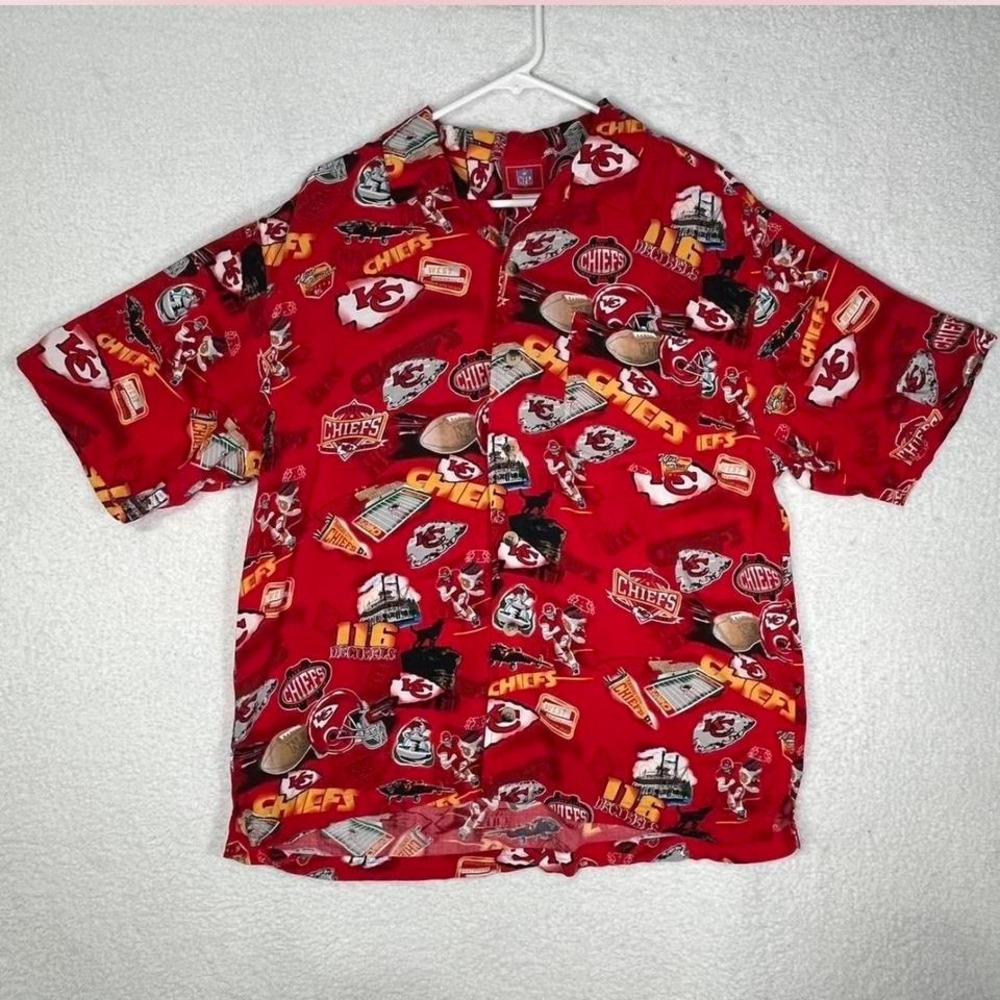 NFL Kansas City Chiefs Mens Red All Over Print Button Front Camp Shirt Large